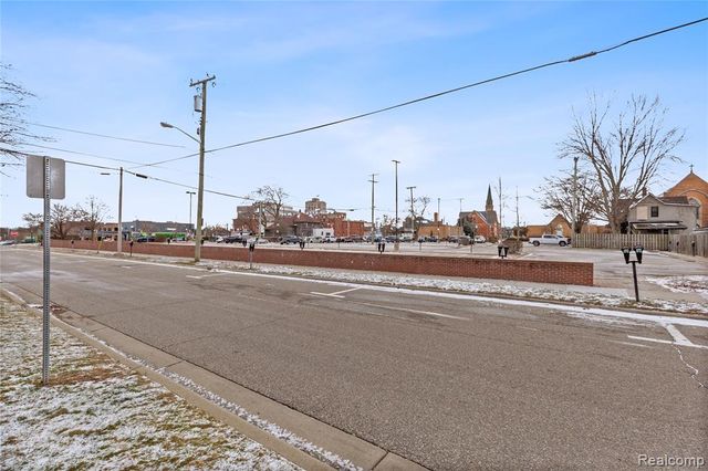 72 Clinton Street, Mount Clemens, MI 48043