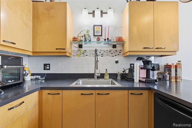 72 Clinton Street, Mount Clemens, MI 48043