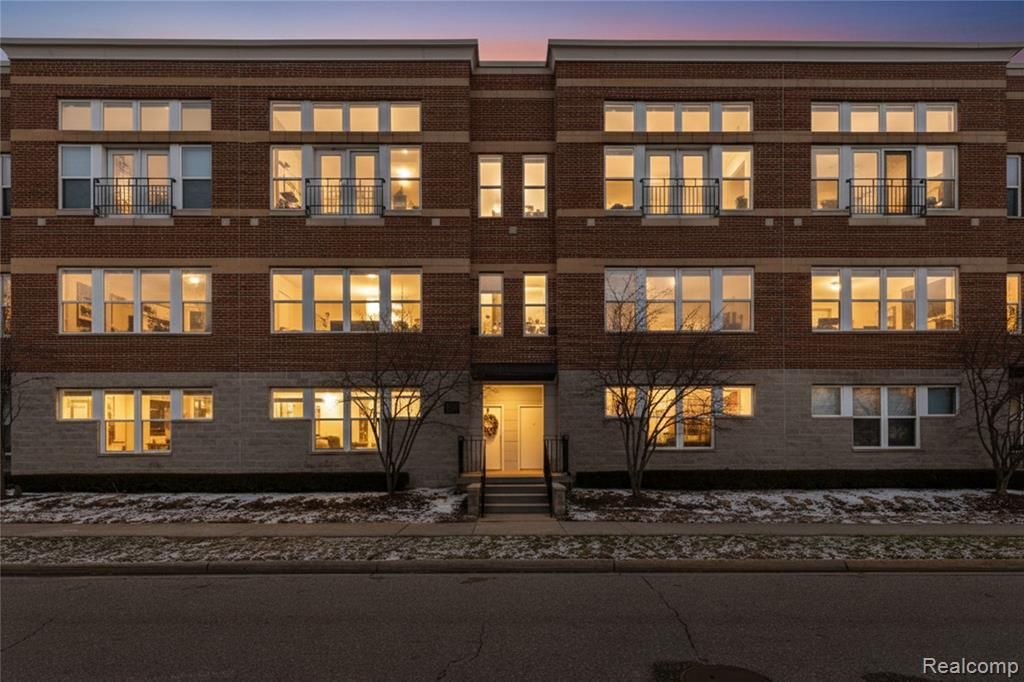 72 Clinton Street, Mount Clemens, MI 48043