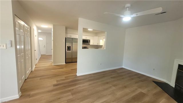 115 Heather Way Apt H, Yorktown, VA 23693