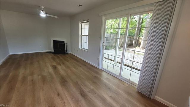115 Heather Way Apt H, Yorktown, VA 23693