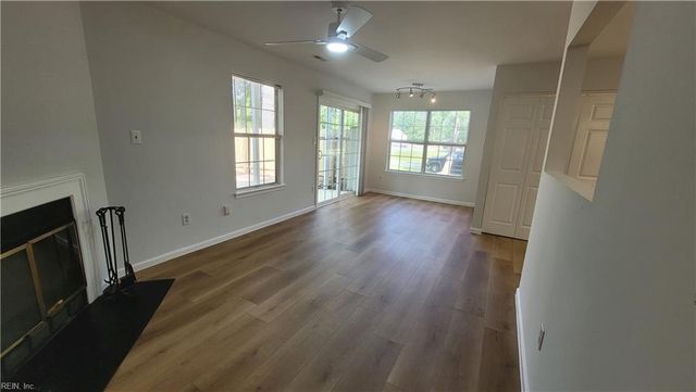 115 Heather Way Apt H, Yorktown, VA 23693
