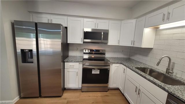 115 Heather Way Apt H, Yorktown, VA 23693