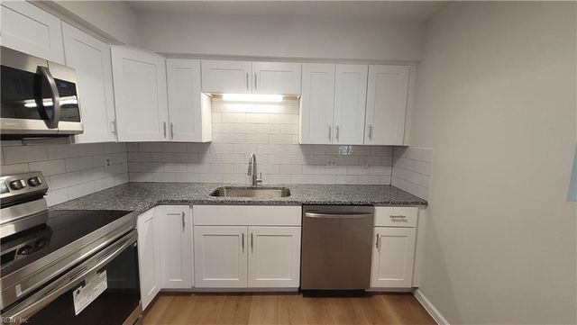 115 Heather Way Apt H, Yorktown, VA 23693
