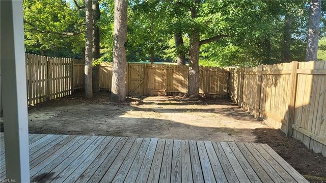 115 Heather Way Apt H, Yorktown, VA 23693