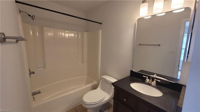115 Heather Way Apt H, Yorktown, VA 23693
