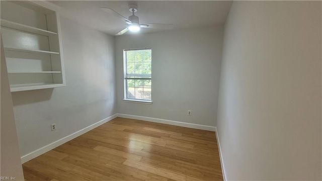 115 Heather Way Apt H, Yorktown, VA 23693