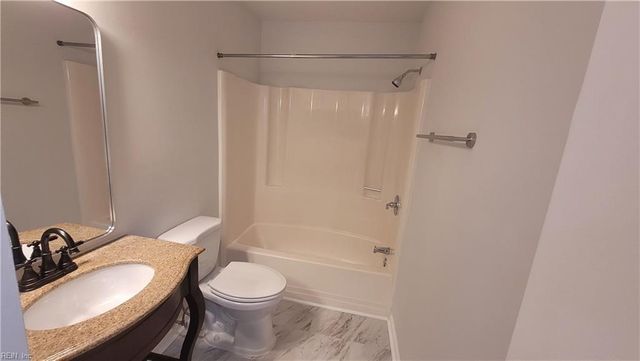 115 Heather Way Apt H, Yorktown, VA 23693
