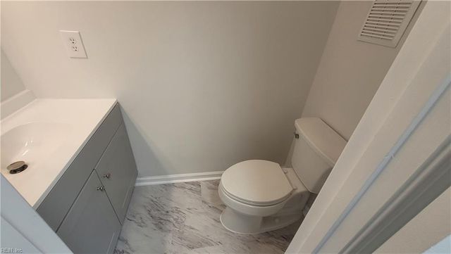 115 Heather Way Apt H, Yorktown, VA 23693