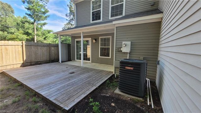 115 Heather Way Apt H, Yorktown, VA 23693