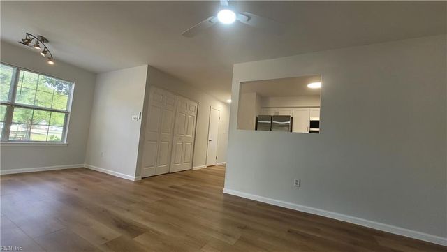 115 Heather Way Apt H, Yorktown, VA 23693