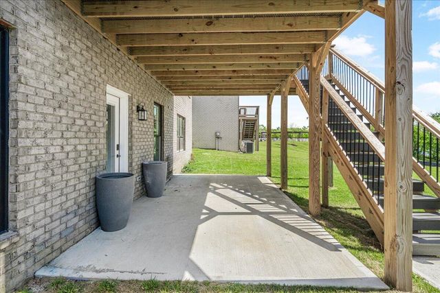 281 Squires Circle, Lexington, KY 40515
