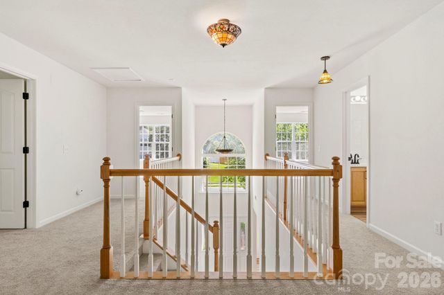 12519 Wandering Brook Drive, Charlotte, NC 28273