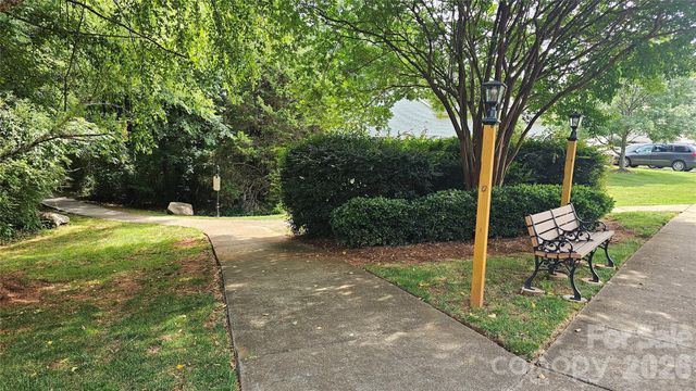 12519 Wandering Brook Drive, Charlotte, NC 28273