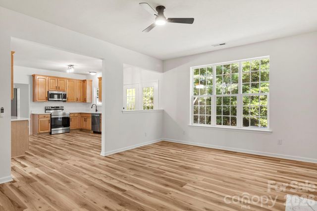 12519 Wandering Brook Drive, Charlotte, NC 28273