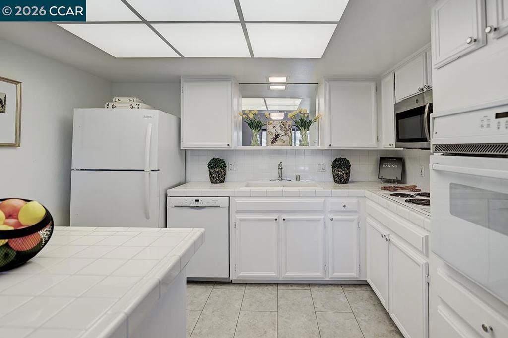 Image 11 of property listing at 1129 Avenida Sevilla 4C, Walnut Creek, CA 94595