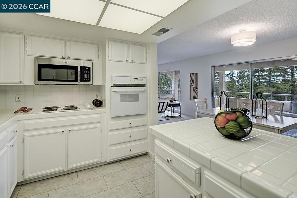 Image 12 of property listing at 1129 Avenida Sevilla 4C, Walnut Creek, CA 94595