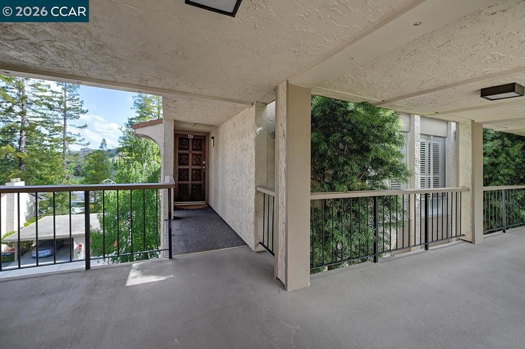 Image 4 of property listing at 1129 Avenida Sevilla 4C, Walnut Creek, CA 94595