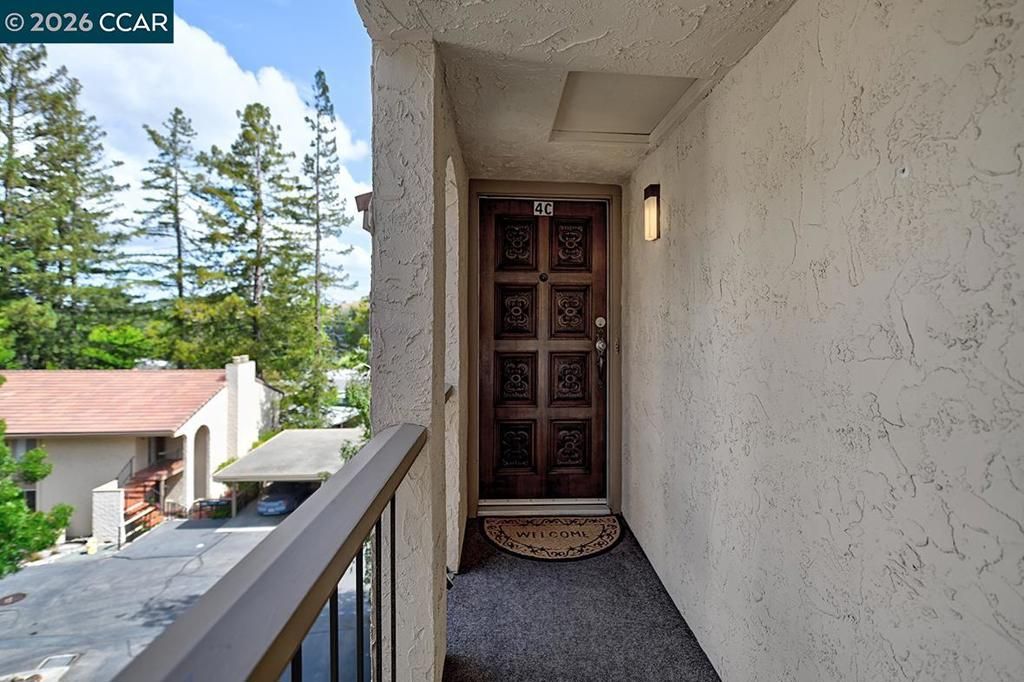 Image 5 of property listing at 1129 Avenida Sevilla 4C, Walnut Creek, CA 94595