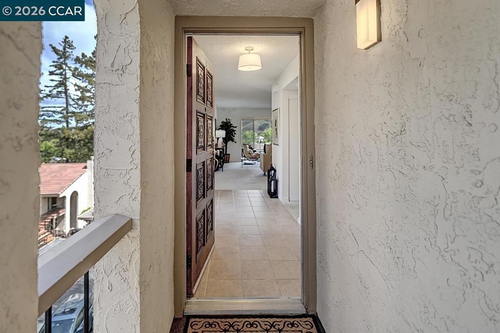 Image 6 of property listing at 1129 Avenida Sevilla 4C, Walnut Creek, CA 94595