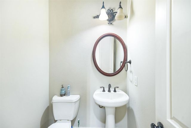 2016 Magic Mantle Drive, Lewisville, TX 75056