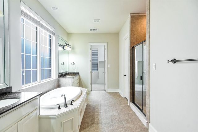 2016 Magic Mantle Drive, Lewisville, TX 75056