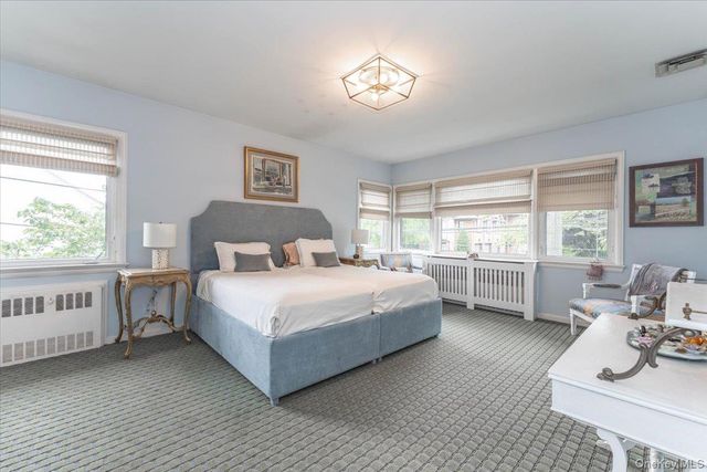 616 Woodmere Boulevard, Woodmere, NY 11598
