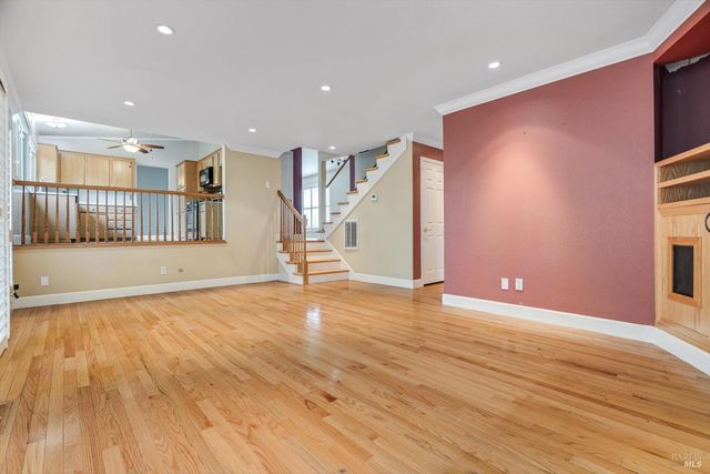 1569 Trellis Ln, Petaluma, CA 94954