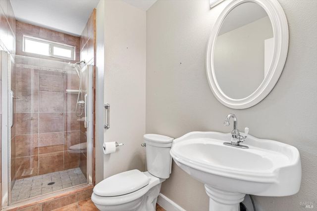 1569 Trellis Ln, Petaluma, CA 94954