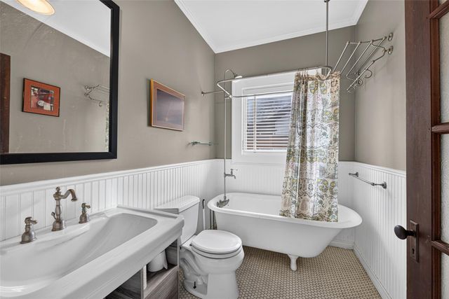 1005 E 27th Street, Houston, TX 77009