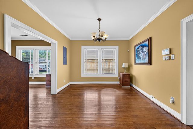 1005 E 27th Street, Houston, TX 77009