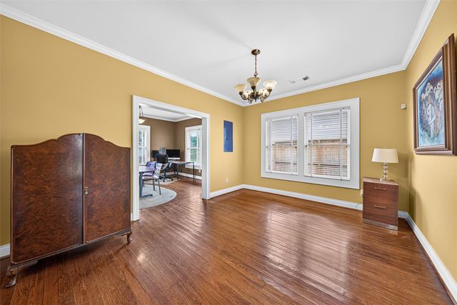 1005 E 27th Street, Houston, TX 77009