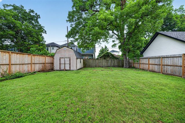 1005 E 27th Street, Houston, TX 77009