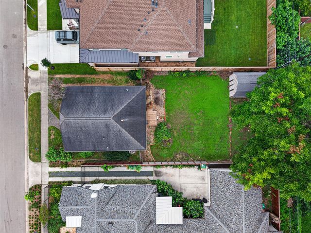 1005 E 27th Street, Houston, TX 77009