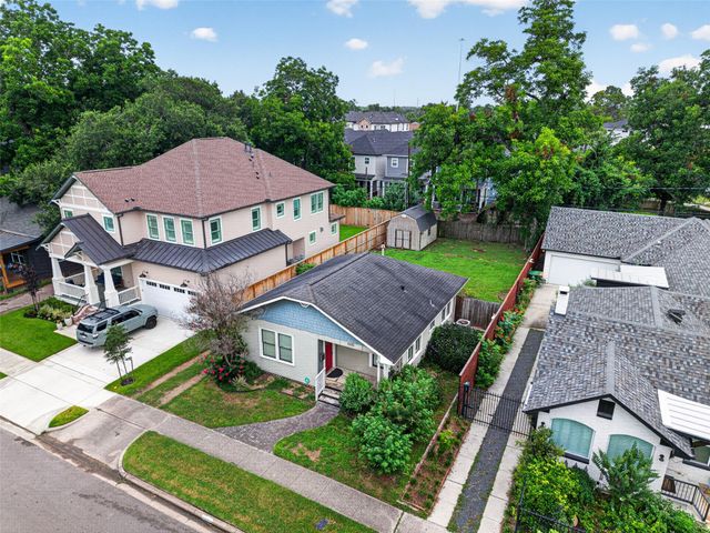 1005 E 27th Street, Houston, TX 77009