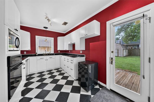 1005 E 27th Street, Houston, TX 77009