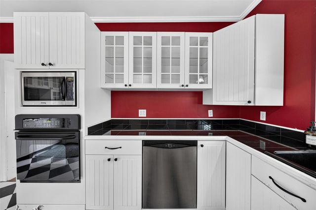 1005 E 27th Street, Houston, TX 77009