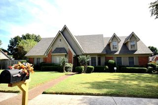 2000 WESTBRIAR DR, Memphis, TN 38016