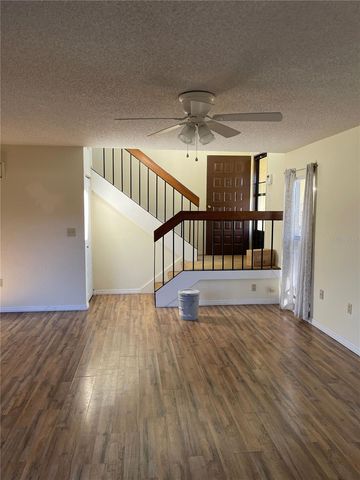 467 HUNTER CIRCLE, Kissimmee, FL 34758