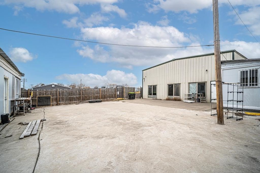 1333 W 1st Street, Wewoka, OK 74884