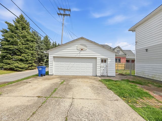 204 E Pennsylvania Street, Shelbyville, IN 46176