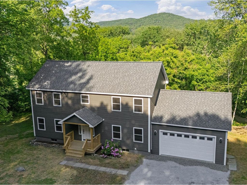1061 Johnnie Brook Road, Richmond, VT 05477