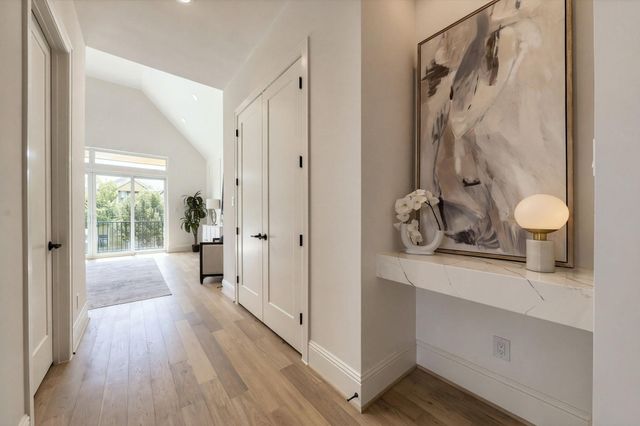607 W 27th Street, Houston, TX 77008