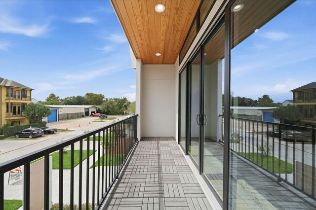 607 W 27th Street, Houston, TX 77008