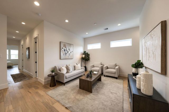 607 W 27th Street, Houston, TX 77008