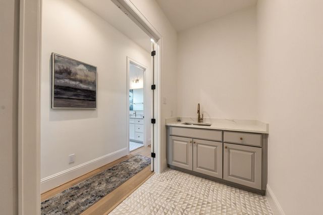 607 W 27th Street, Houston, TX 77008