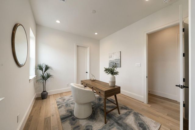 607 W 27th Street, Houston, TX 77008