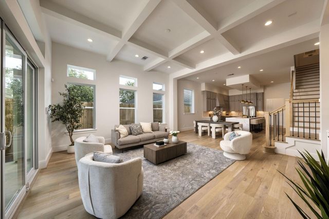 607 W 27th Street, Houston, TX 77008