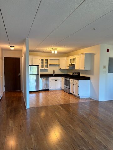 308 Quarry St 501, Quincy, MA 02169