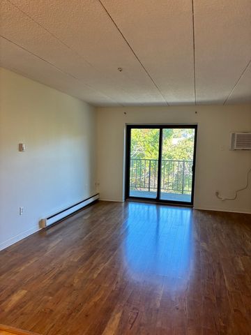 308 Quarry St 501, Quincy, MA 02169
